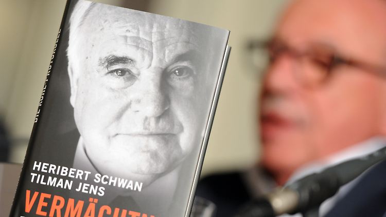 Die Kohl-Biographie "Vermächtnis" und der Autor Heribert Schwan.