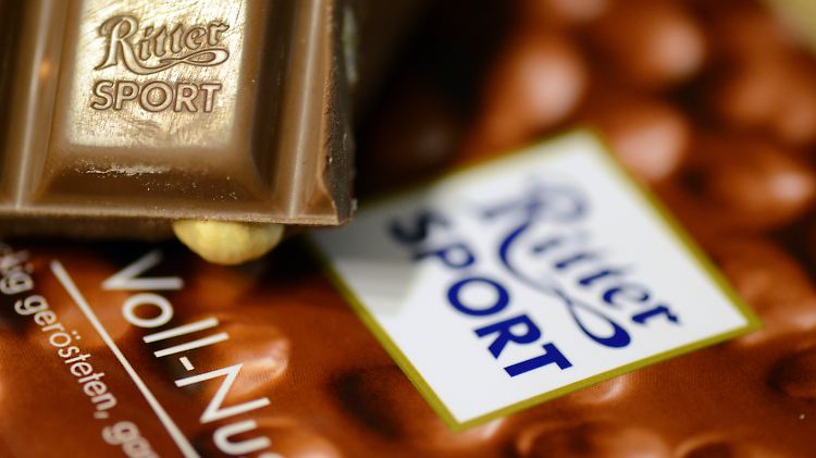 Verbraucherschützer hatten Ritter Sport eine irreführende Kennzeichnung eines Vanille-Aromas vorgeworfen. Das Gericht untersagte das.