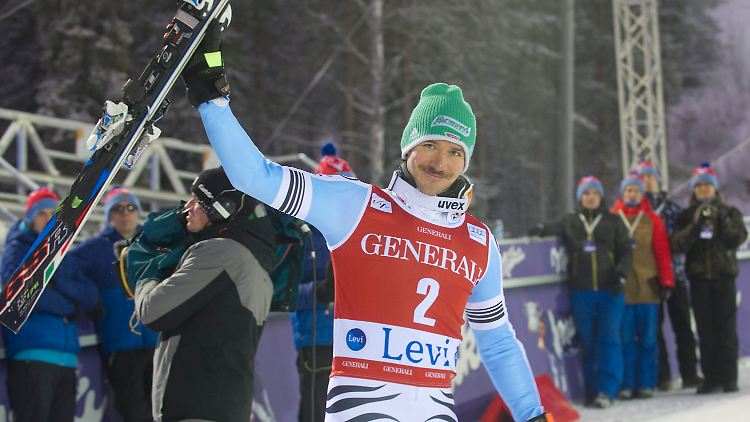 Felix Neureuther, glücklich und erleichtert über Rang drei.