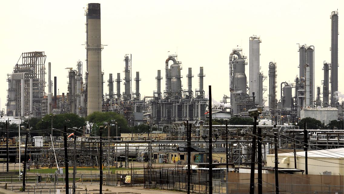 Ölraffinerie in Baytown, Texas.