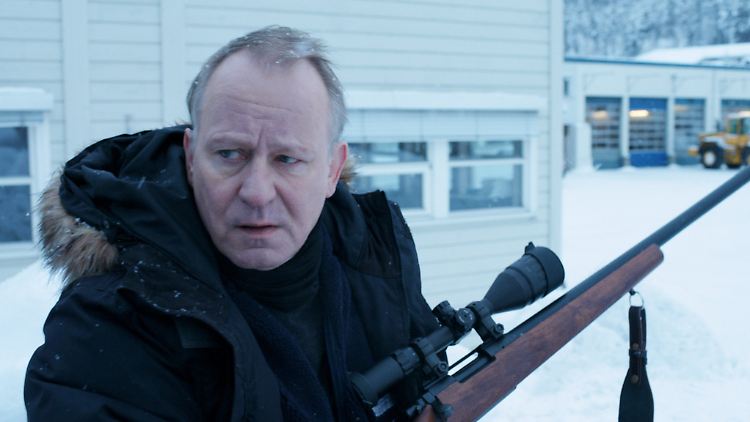 Der Schneepflugfahrer Nils Dickman (Stellan Skarsgård) will seinen ermordeten Sohn rächen - nach dem Prinzip "Einer nach dem anderen".