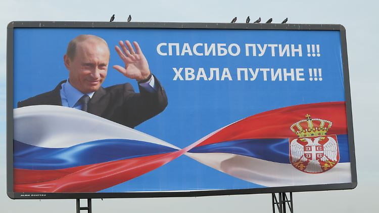 Bei seinem jüngsten Besuch in Belgrad im vergangenen Oktober wurde der russische Präsident am Flughafen mit diesem Plakat begrüßt: "Danke Putin!"