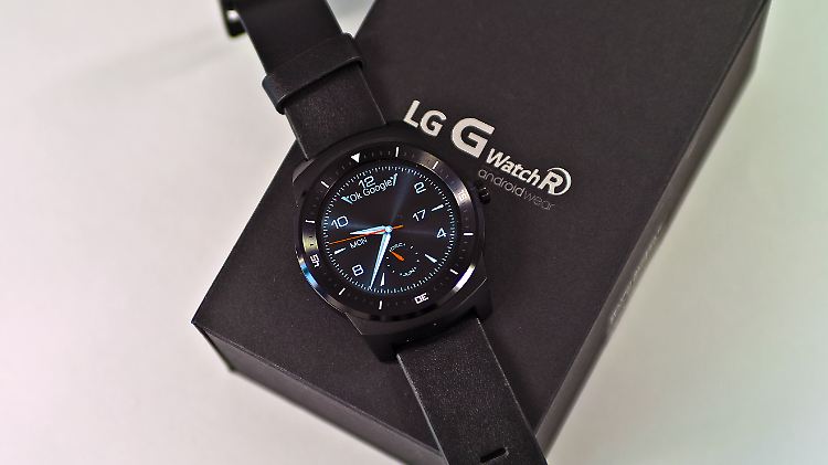 Die LG G Watch R sieht einer gewöhnlichen Uhr sehr ähnlich.