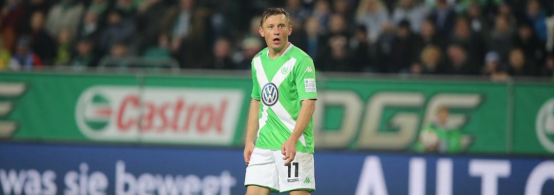 Ivica Olic bleibt nicht stehen. Die Erdrotation spielt verrückt.