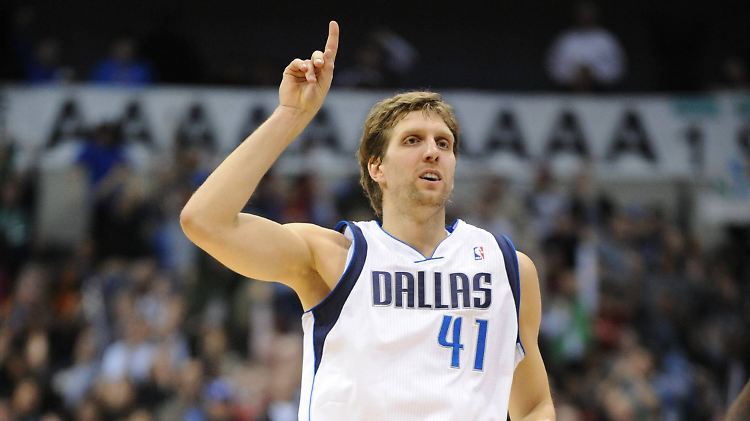 Sehr stolz: Dirk Nowitzki.