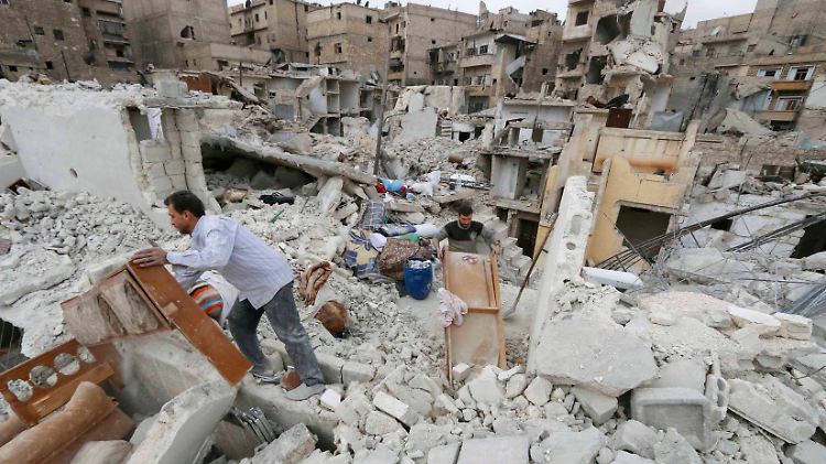 Aleppo liegt in Schutt und Asche. Die verbliebenen Bewohner treten nun offenbar die Flucht in die Türkei an.