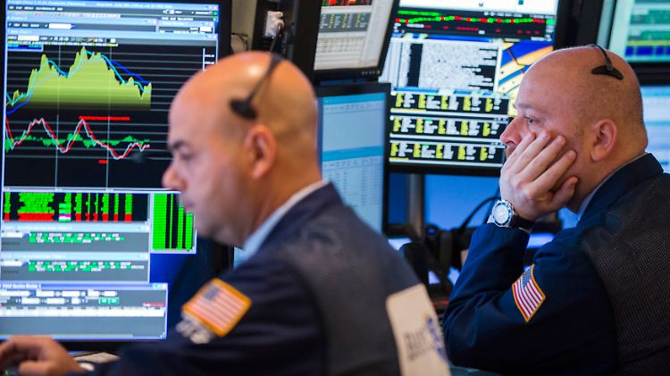 Pessimisten müssen sich an der Wall Street in Geduld üben: Starke Daten aus Deutschland und dem US-Häusermarkt befeuern die Aktienkurse.