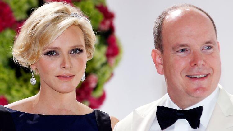 Monaco wartet auf seinen ersehnten Thronfolger. Kurz vor Weihnachten wird Charlène Zwillinge zur Welt bringen, da ist dann vielleicht schon was dabei.