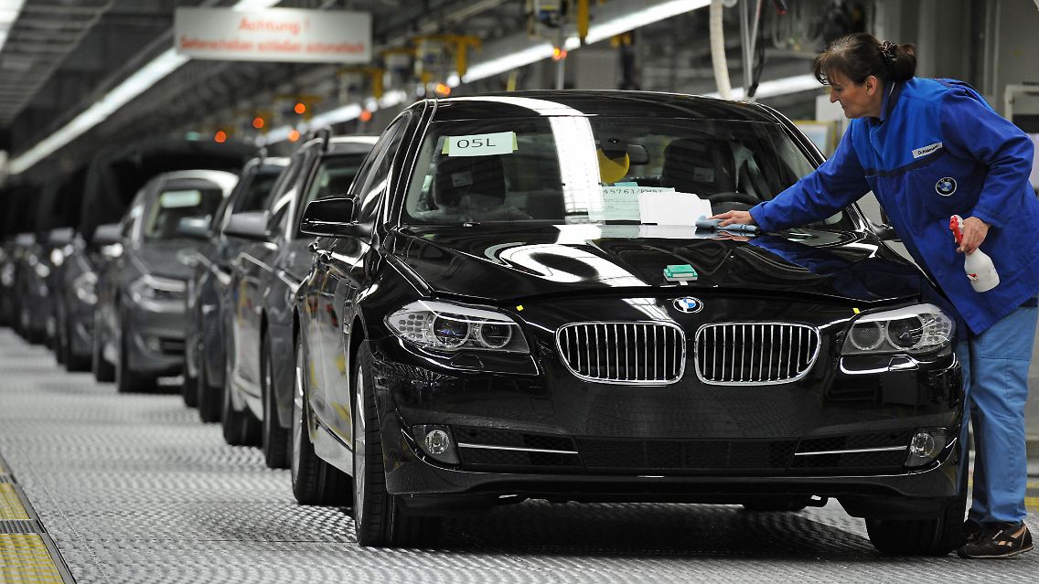 BMW überzeugt bei der Kernmarke.