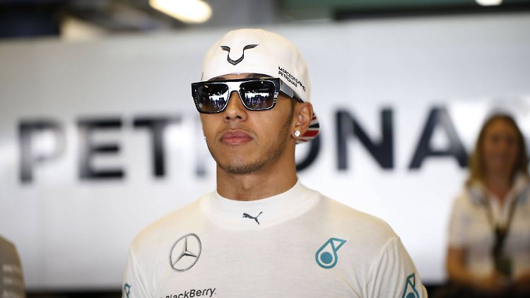 Gaaaaaaanz cool: Lewis Hamilton steuert auf seinen zweiten WM-Titel zu. 