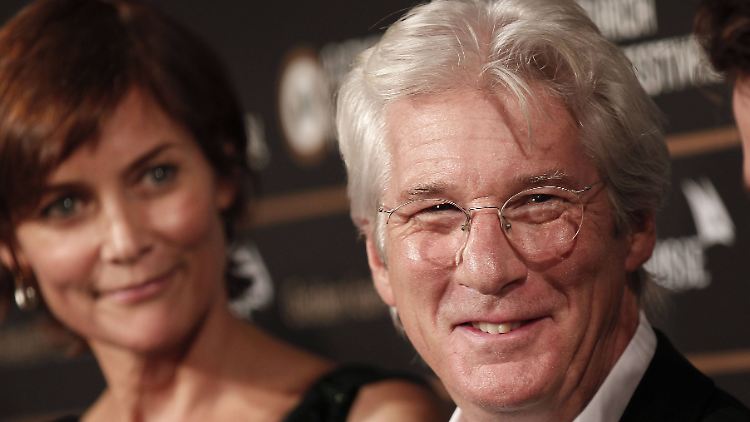 Diese Liebe gehört der Vergangenheit an: Bald-Exfrau Carey Lowell könnte mehr als 80 Millionen Euro fordern. 