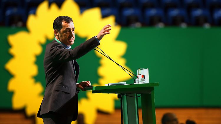 Cem Özdemir will die Kurden dazu in die Lage versetzen, sich zu wehren.