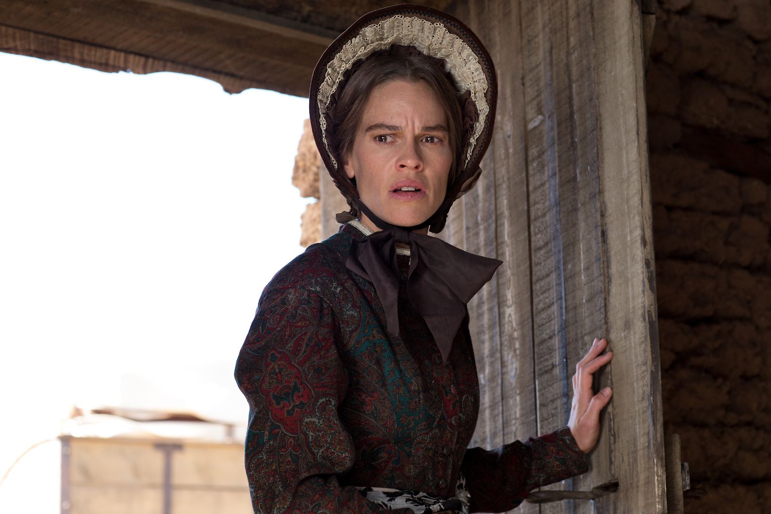 Wilder Westen, Mitte des 19. Jahrhunderts: Mary Bee Cuddy (Hilary Swank) ist eine fleißige, gottesfürchtige Farmerin, die allein auf ihrer Ranch in Nebraska lebt. Obwohl schon 31, hat sie noch keinen Mann gefunden.