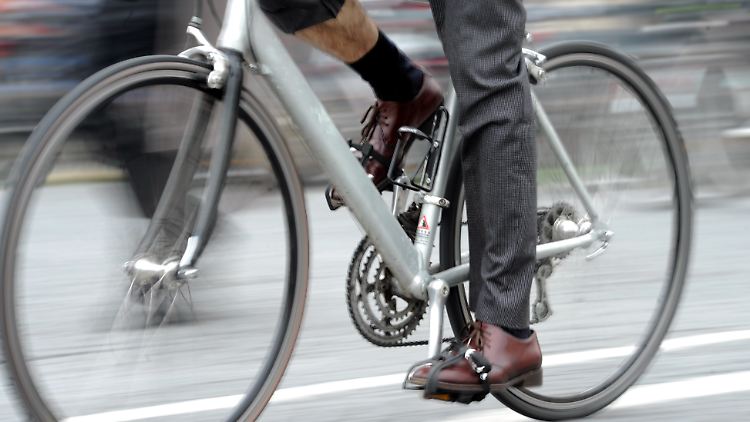Nicht nur Fahrradfahrer müssen auf Fußgänger achten, sondern auch umgekehrt. 