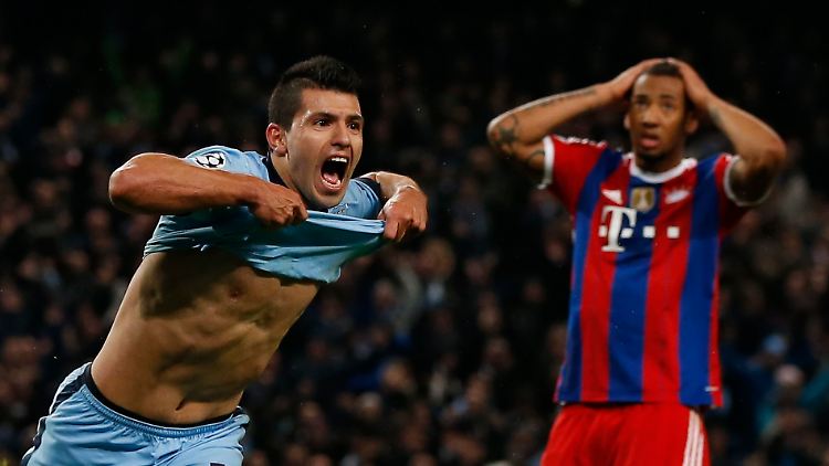 Siegtreffer kurz vor Schluss: Sergio Agüero jubelt, Jerome Boateng fasst sich an den Kopf.