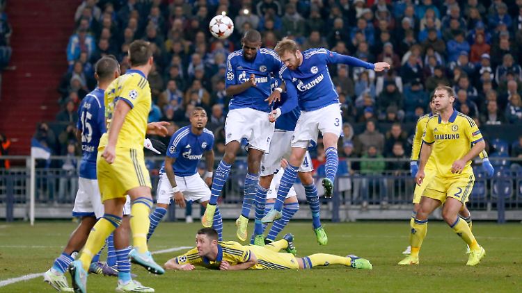 Schöne Kopfball, nur leider ins falsche Tor: Jan Kirchhoff besorgt das 0:3.