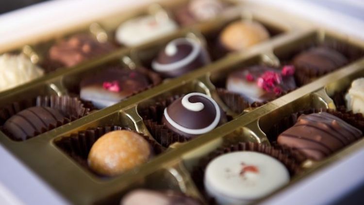 Die Deutsche Bank hätte da ein Pralinchen für Anleger: Wie wäre es 2015 mit dem Dax?