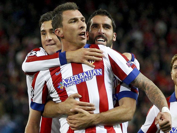Ein Wechsel von Mario Mandzukic (M.) zum BVB würde richtig teuer, deswegen hat der Klub offenbar abgelehnt.