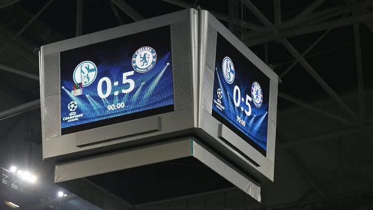 Blamable Bilanz: 0:5 bei Schalke gegen Chelsea, 0:4 in den deutsch-englischen Duellen.