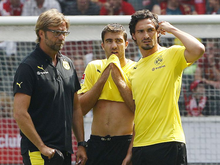 Mats Hummels glaubt nicht, dass ihm sein Trainer Jürgen Klopp freiwillig abhanden kommt.