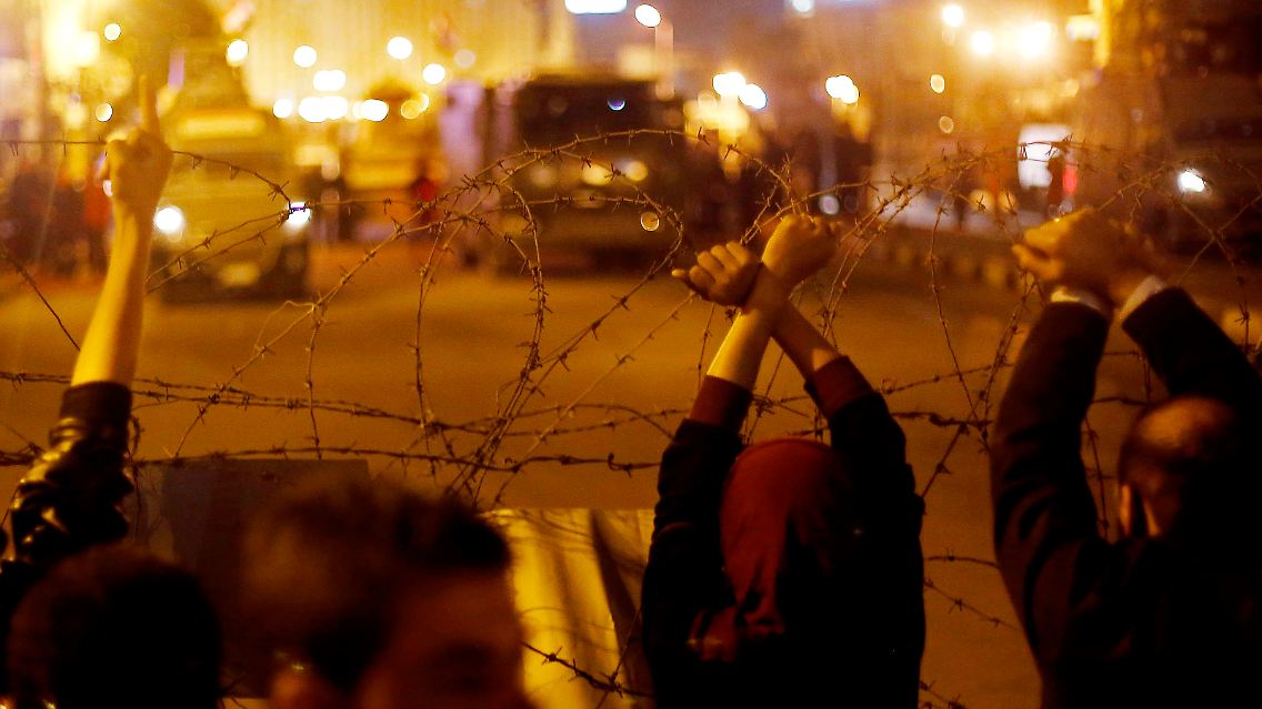 2014-11-30T082829Z_1507723287_GM1EABU0IC901_RTRMADP_3_EGYPT-MUBARAK-VERDICT-CLASHES.JPG1917426238799850121.jpg
