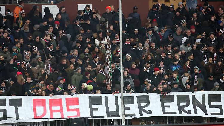 Rhetorische Frage in Paulis Millerntor-Stadion.