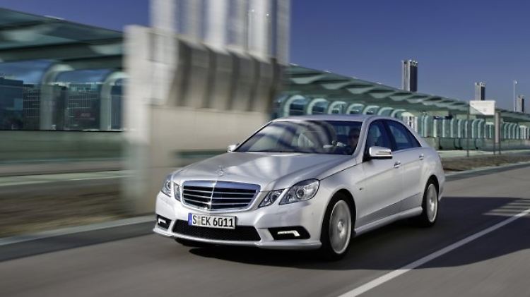 Die Mercedes E-Klasse überzeugt mit Qualität.