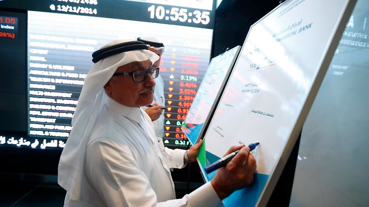 Anders als Moskau können die Könige des Wüstenöls die sinkenden Ölpreise gut verkraften. Das Opec-Schwergewicht Saudi-Arabien spielt auf Zeit.