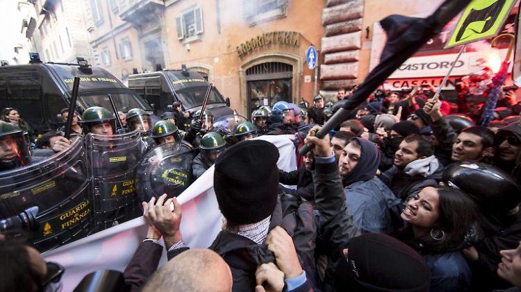 "Italien ändert sich jetzt wirklich": Mit dem Tempo und der Richtung der Verönderungen unter Matteo Renzi sind weite Teile der Bevölkerung nicht einverstanden.