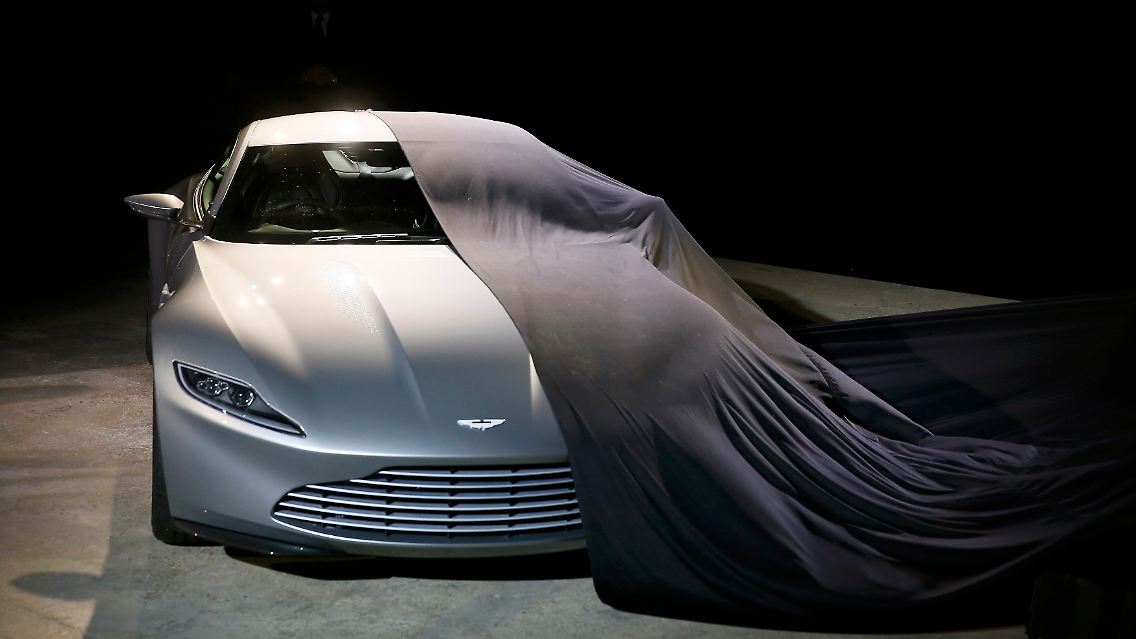 2014-12-04T111949Z_888148983_LR1EAC40VGRZY_RTRMADP_3_BRITAIN-BOND.JPG2501486993440353961.jpg