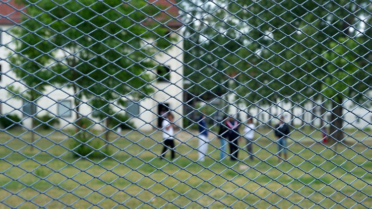 Nach einer Übergangszeit sollen sich Asylbewerber frei im Land bewegen können. 