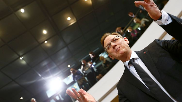 2014-12-05T092818Z_1438611571_LR1EAC50QAW5L_RTRMADP_3_GERMANY-POLITICS-LEFT.JPG6666378103557172336.jpg