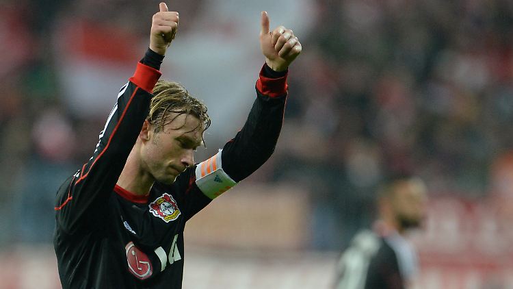 Simon Rolfes verlässt die Fußballbühne im Sommer - freiwillig und gegen den Wunsch seines Klubs Bayer Leverkusen.