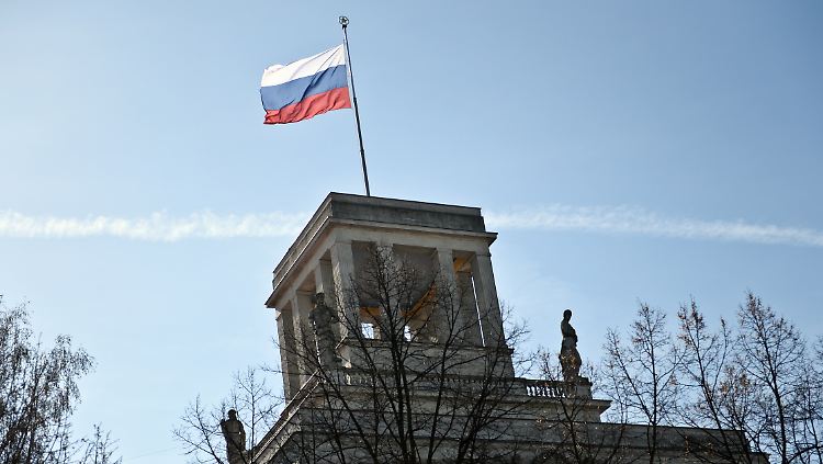 Die russische Botschaft in Berlin, Unter den Linden.
