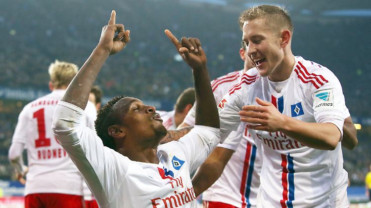 Die Hamburger Cleber Reis und Lewis Holtby feiern das zwischenzeitliche 2:0 gegen Mainz.