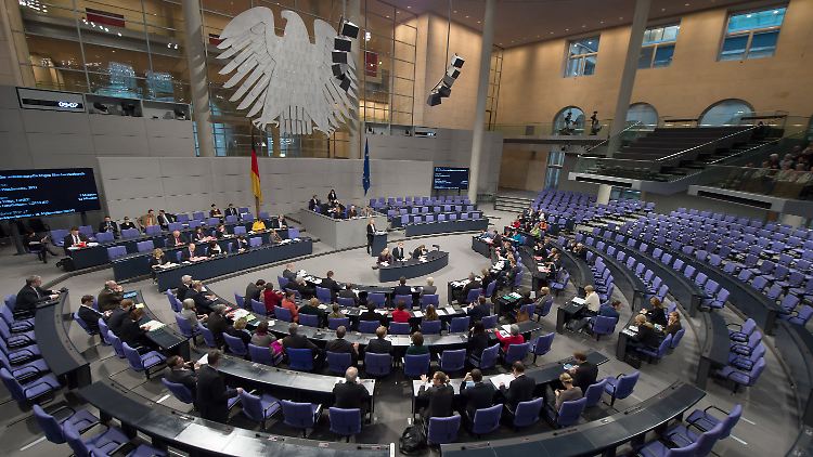 Was im Bundestag passiert, bleibt immer öfter auch im Bundestag - aus mangelndem Interesse.