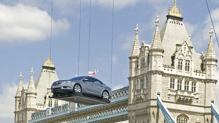 Auf der letzten Londoner Automesse im Jahr 2008 stellte Opel den neuen Insignia vor.