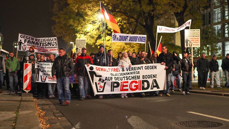 An diesem Montag brachte die Pegida-Bewegung etwa 11.000 Leute auf die Straße.