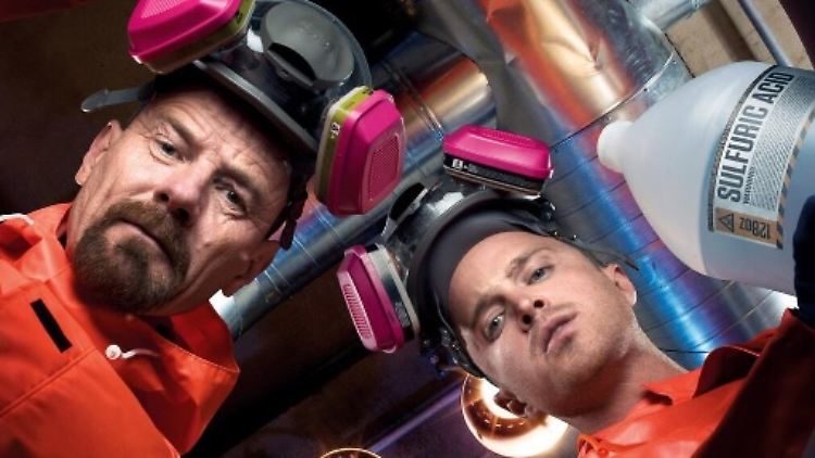 Weil "Breaking Bad"-Fans ihn so gerne "Bitch" sagen hören, hat Schauspieler Aron Paul (r.) eine entsprechende App kreiert.