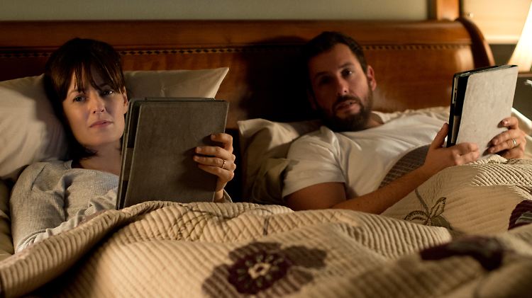 Bei Helen und Don kriselt's. An den Tablets im Bett dürfte das aber nicht liegen.