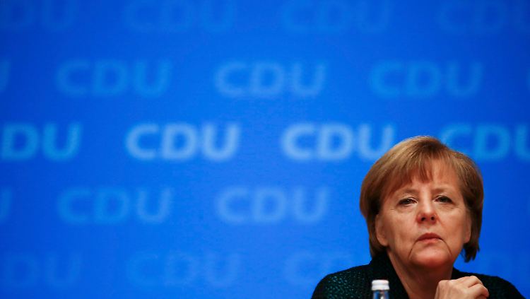 Eigentlich kein Grund für schlechte Laune: 96,7 Prozent sind schließlich das zweitbeste Ergebnis für die neue und alte CDU-Vorsitzende.