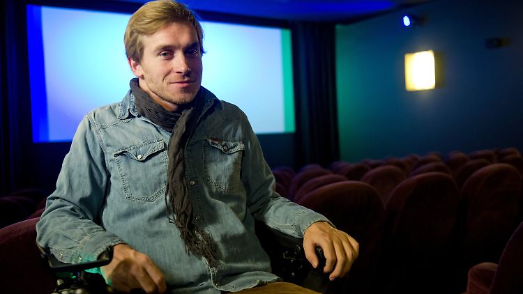 Samuel Koch arbeitet heute als Schauspieler für TV und Theater.