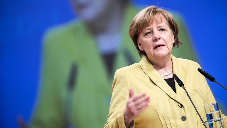 Zufrieden mit ihrer Partei, harte Kritik an der SPD: Angela Merkel auf dem Parteitag in Köln.