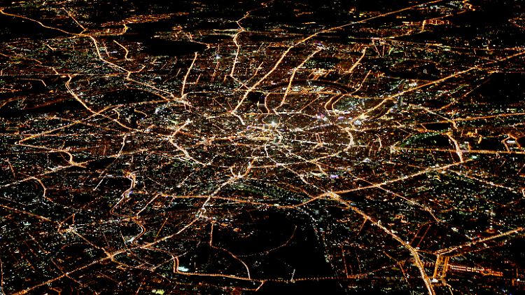 Moskau bei Nacht - auch ohne 3D-Illusion ein spektakulärer Anblick.