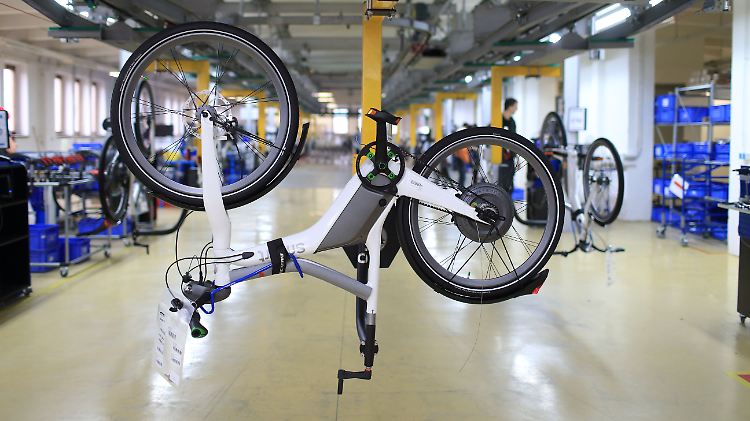 Hochmoderne Fahrradproduktion: Im Mifa-Werk in Sangerhausen entstehen unter anderem auch E-Bikes am laufenden Band.