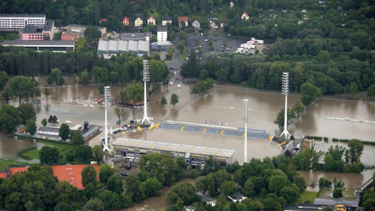 Erst vor 18 Monaten war die Saale ins Ernst-Abbe-Sportfeld geschwappt.