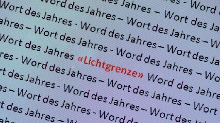 Die Kunstinstallation "Lichtgrenze" verzauberte drei Tage lang die Bewohner und Besucher der Hauptstadt, nun ist sie Wort des Jahres 2014.