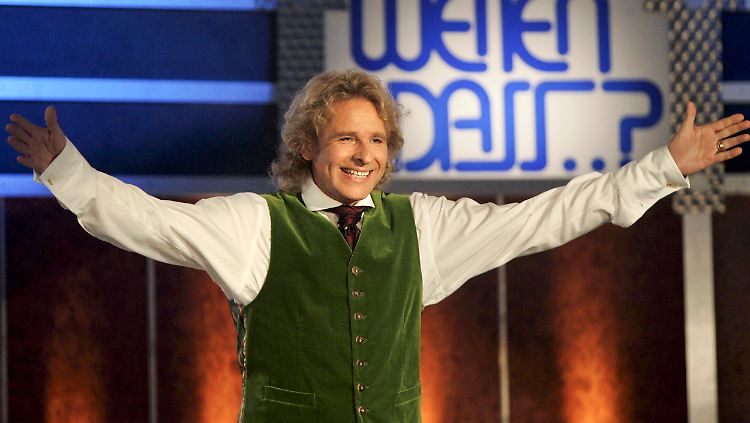 So kennt man ihn: Thomas Gottschalk begrüßte auf diese Weise sein Publikum. Hier Ende September 2006 in Karlsruhe.