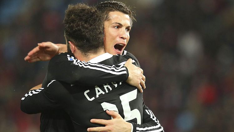 Er nun wieder: Reals Cristiano Ronaldo feiert eins seiner Tore im Spiel bei UD Almeria.