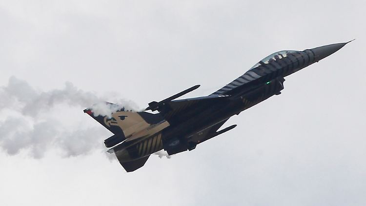 F-16-Kampfjet des weltgrößten Rüstungskonzerns Lockheed Martin (USA) in Diensten der türkischen Luftwaffe.